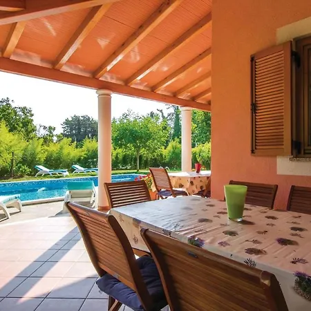 Valmonida Mit Pool Holiday home Zminj