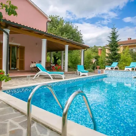 Valmonida Mit Pool *