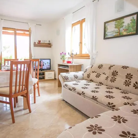 Holiday home Valmonida Mit Pool Zminj