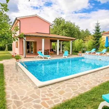 Holiday home Valmonida Mit Pool Zminj